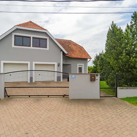 Appartement Kamilla Balatonkenese