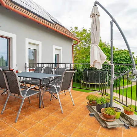 Kamilla Appartement Balatonkenese